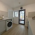 Gated 2 Guests Private House Free Parking * Bristol