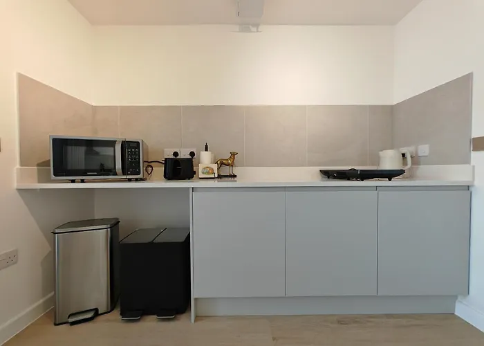 Holiday home Gated 2 Guests Private House Free Parking