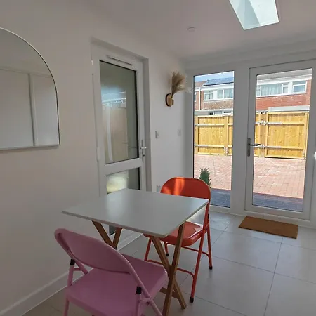 Holiday home Gated 2 Guests Private House Free Parking