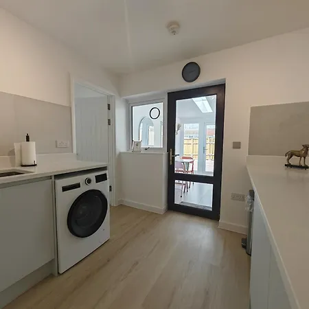 Gated 2 Guests Private House Free Parking * ブリストル