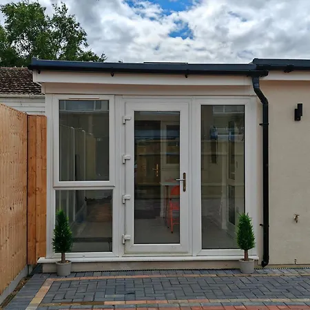 Gated 2 Guests Private House Free Parking * Bristol